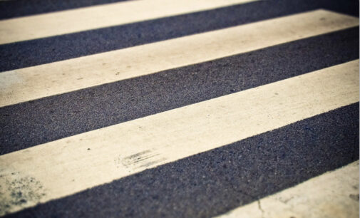 STADTGESTALTER wollen mehr Zebrastreifen und Kreisverkehre statt Ampeln. – Ampeln nachts häufiger ausschalten.